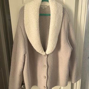 Barefoot Dreams jacket, never worn, soft, cozy and very chic.